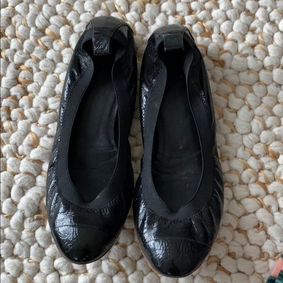 CHANEL Black Patent Leather Ballerina Flats - Picture 6 of 14